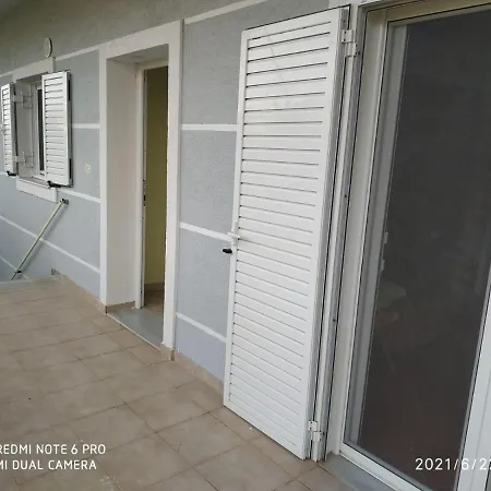 Apartment Rapo's Himare